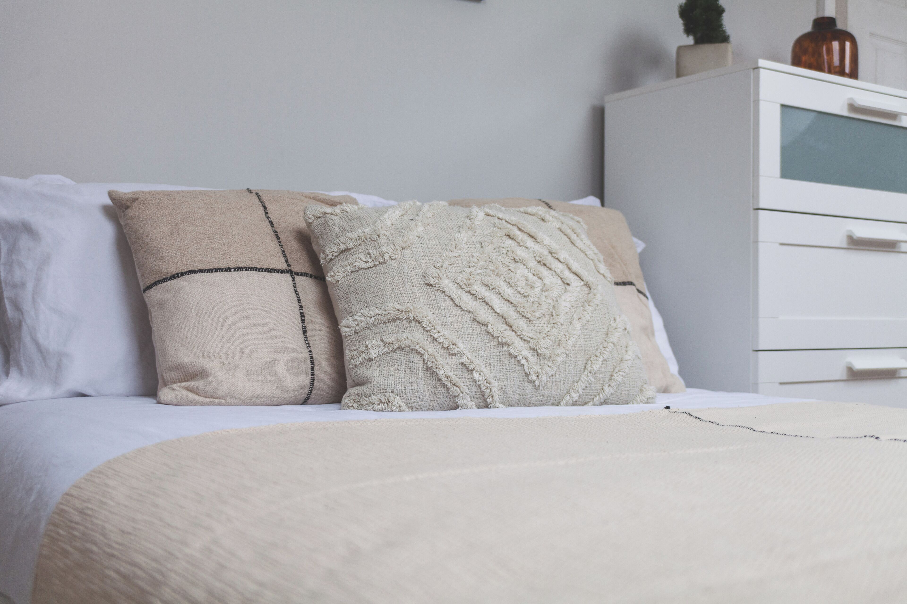 Departamento básico | Tabla de planchar con plancha, cunas, wifi gratis y ropa de cama 