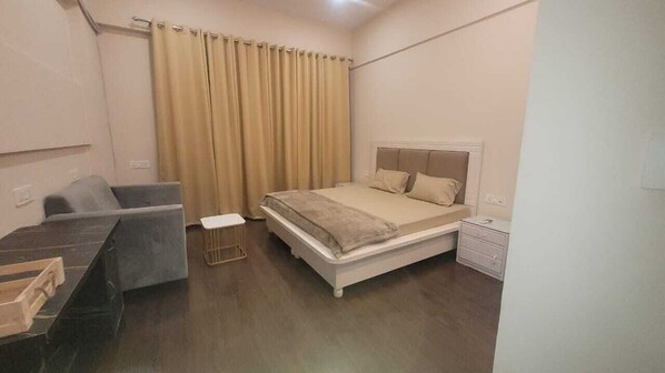 Free WiFi, bed sheets