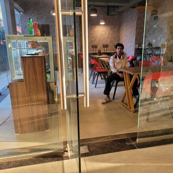 Restaurant - Love Life Suite Perfect Location (Dera Bassi)