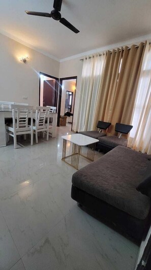 Deluxe House | Living area