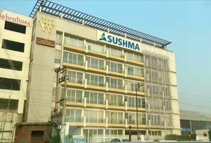 Front of property - Love Life Suite Perfect Location (Dera Bassi)