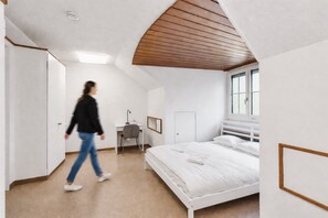 经济双人房, 1 张大床, 无烟房 | 笔记本电脑工作区、免费 WiFi、床单