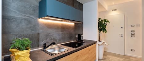 Apartment, 2 Bedrooms, City View | Private kitchen