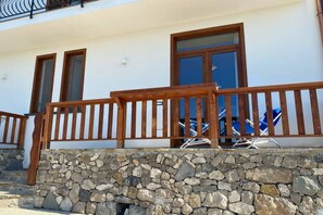Exterior detail - La Badia – Uliveto | Breathtaking View of Mount Vesuvius and the Gulf of Naples (Vico Equense)