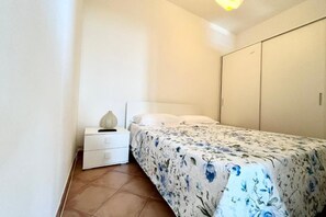 Room - Uliveto – Sea & Vesuvius Views, Nature and Private Parking (Vico Equense)