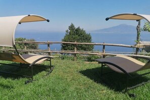 Property grounds - La Badia – Uliveto | Breathtaking View of Mount Vesuvius and the Gulf of Naples (Vico Equense)