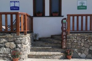 Property grounds - La Badia – Uliveto | Breathtaking View of Mount Vesuvius and the Gulf of Naples (Vico Equense)