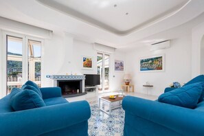 TV - Terry's House - Breathtaking view of Vesuvius in the heart of Sorrento (Sorrento)