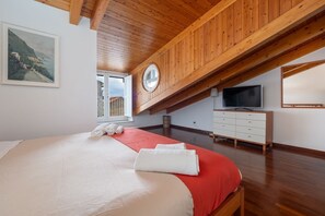 2 bedrooms, iron/ironing board, travel cot, free WiFi - Marinella Mia House Old Town (Sorrento)