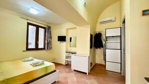 1 bedroom, WiFi (free), bed sheets - Casa Nicanto – Just Steps from the Sea, Between Peace and Comfort 🌊 (Meta)