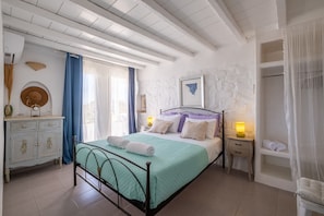 6 bedrooms - 3 Paros All Season Villas (Paros)
