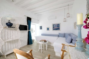 6 bedrooms - 3 Paros All Season Villas (Paros)