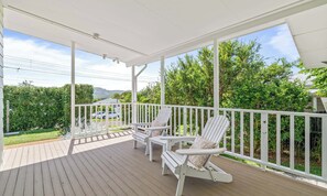 Terrace/patio - Sea Breeze | Pet Friendly (Forresters Beach)