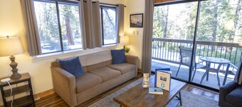 Inside Yosemite Park - Cozy Corner Unit - Sleeps 4