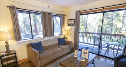 Inside Yosemite Park - Cozy Corner Unit - Sleeps 4