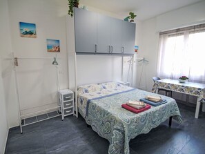 1 bedroom, travel crib, free WiFi