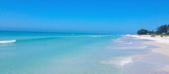 Mermaid Manor 5-Bath, Htd Pool, Hot Tub, Poker Tbl