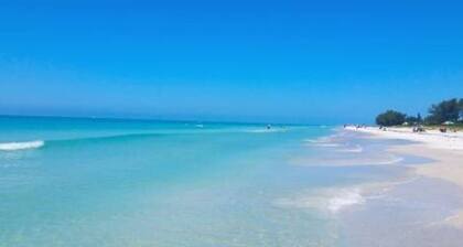 Mermaid Manor 5-Bath, Htd Pool, Hot Tub, Poker Tbl