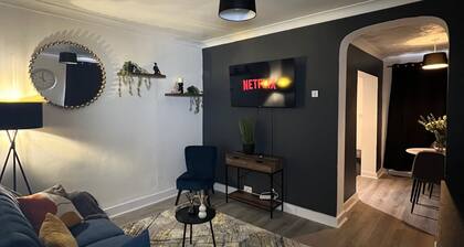 Gms Luxury House in Chatham