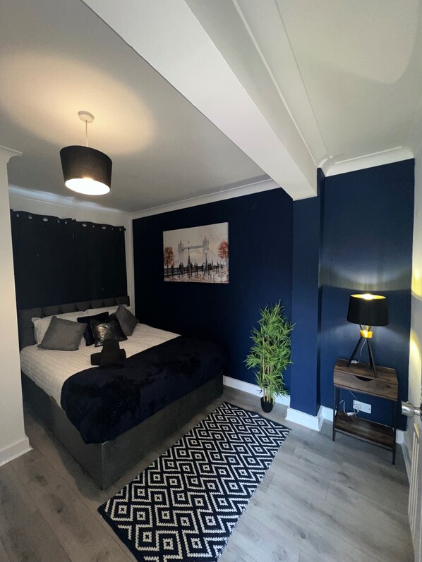 House | 1 bedroom, iron/ironing board, free WiFi, bed sheets