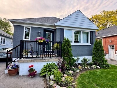 Family-Friendly 2BR • Near Lake & Downtown