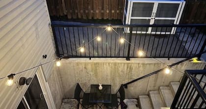 Family-Friendly 2BR • Near Lake & Downtown