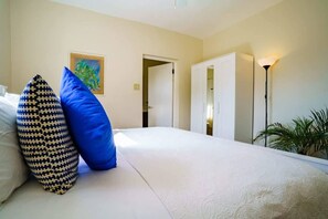 10 bedrooms, desk, iron/ironing board, travel cot