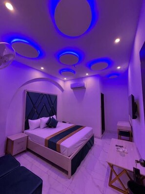 Deluxe Triple Room | Soundproofing, free WiFi - Gulberg Inn Hotel Lahore (Lahore)