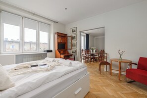 1 bedroom, blackout drapes, iron/ironing board, free WiFi - ShortStayPoland Dymińska B37 (Warsaw)