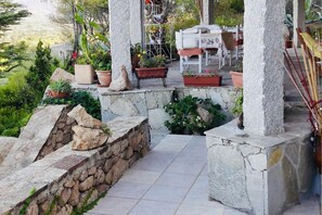 تناول الطعام بالخارج