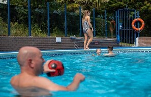 温水プール