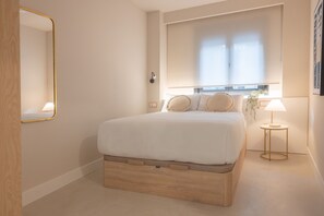 1 chambre, fer et planche Ă repasser