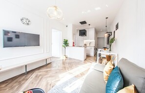 TV - Family Luxury Gold & Playstation, 1-6, 2 sypialnie i salon, 100m Bazylika (Gdansk)