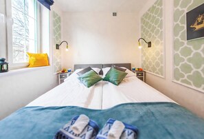 5 slaapkamers, een strijkplank/strijkijzer, wifi, beddengoed