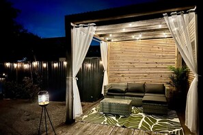 Terrace/patio - Derbe House, Spacious 3 bedroom house, Sleeps 6 (Lytham St Annes)