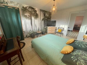 7 chambres, fer et planche à repasser, lit parapluie, Wi-Fi gratuit