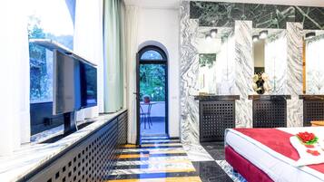 9 Schlafzimmer, BĂŒgeleisen/BĂŒgelbrett, Reisekinderbett, kostenloses WLAN