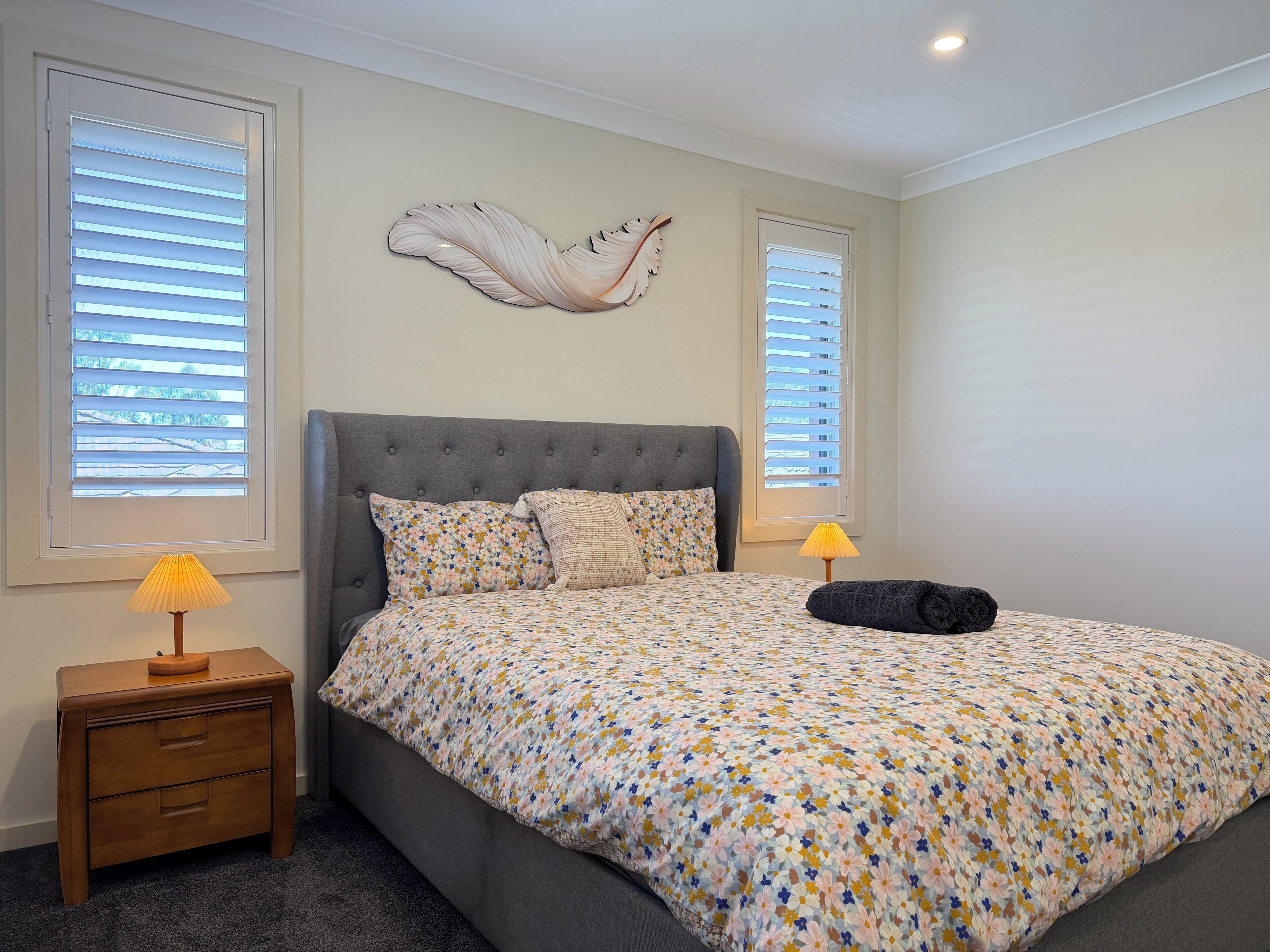 6 bedrooms, iron/ironing board, WiFi, bed sheets