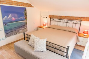 6 bedrooms, iron/ironing board, WiFi, bed sheets - Exclusive villa with pool 5min from sea (for groups of friends and families) (Colonnella)