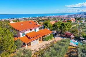 Exterior - Exclusive villa with pool 5min from sea (for groups of friends and families) (Colonnella)