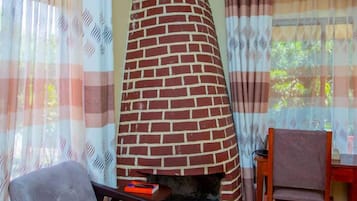 書桌、免費 Wi-Fi