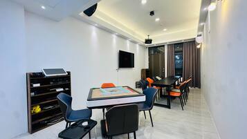 Ruokailu omassa huoneessa