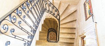 Charming Mellieħa retreat 🌅 with panoramic views, spacious terrace & BBQ. Perfect for families or groups with 3 double beds + sofa bed — your sunny Maltese escape awaits 🇲🇹🌴.