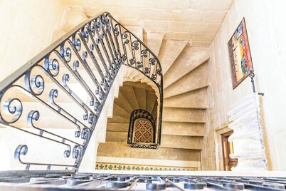 Charming Mellieħa retreat with panoramic views, spacious terrace & BBQ. Perfect for families or groups with 3 double beds + sofa bed — your sunny Maltese escape awaits.
