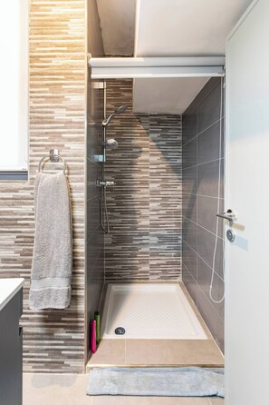 Hair dryer, towels