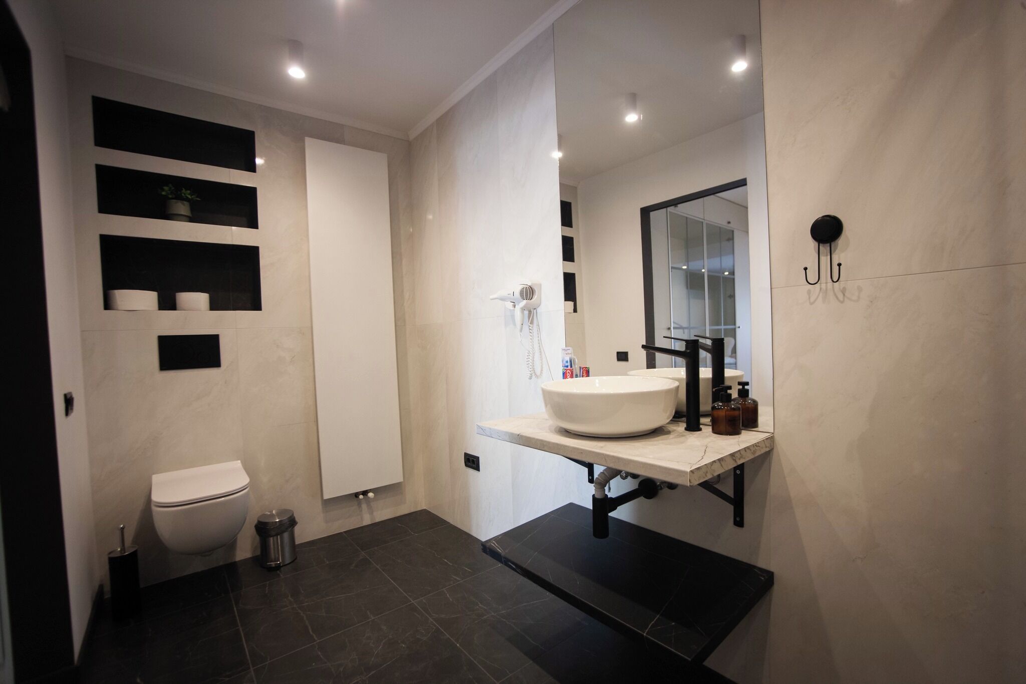 Comfort Double Room, Balcony, City View | Bathroom | Shower, free toiletries, bathrobes, slippers