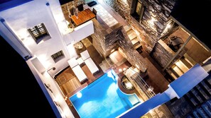 The Old Court Council Luxury Villa in Gavrio | Skrivebord, skrivebord for bærbar PC, blendingsgardiner og lydisolert