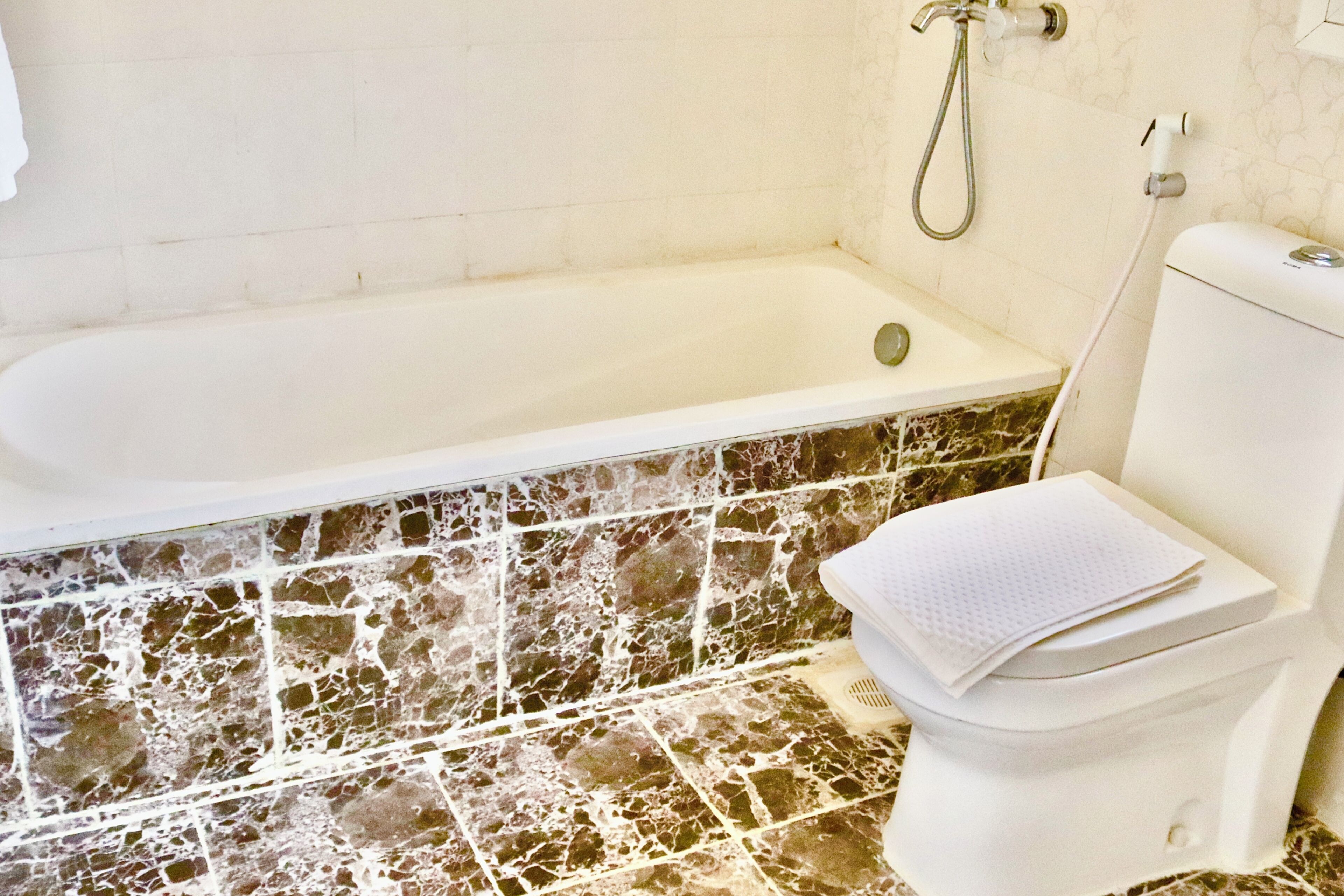Zimmer, 5 Schlafzimmer, barrierefrei, Raucher | Badezimmer