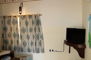 Quarto, vários quartos, acessível, para fumantes | Comodidades do quarto