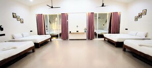 Laptop workspace, free WiFi - Mountain Woods Farm Stay (Khopoli)